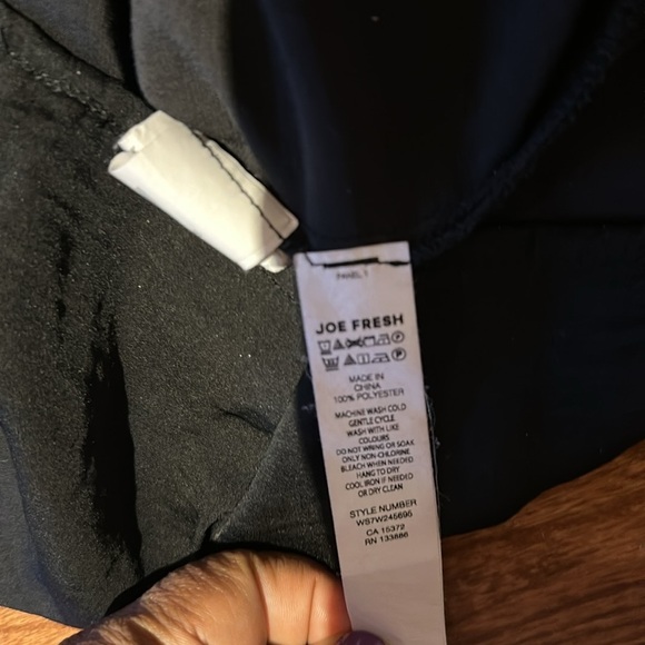 Joe fresh silky soft sleeveless blouse Sz L - Picture 8 of 11